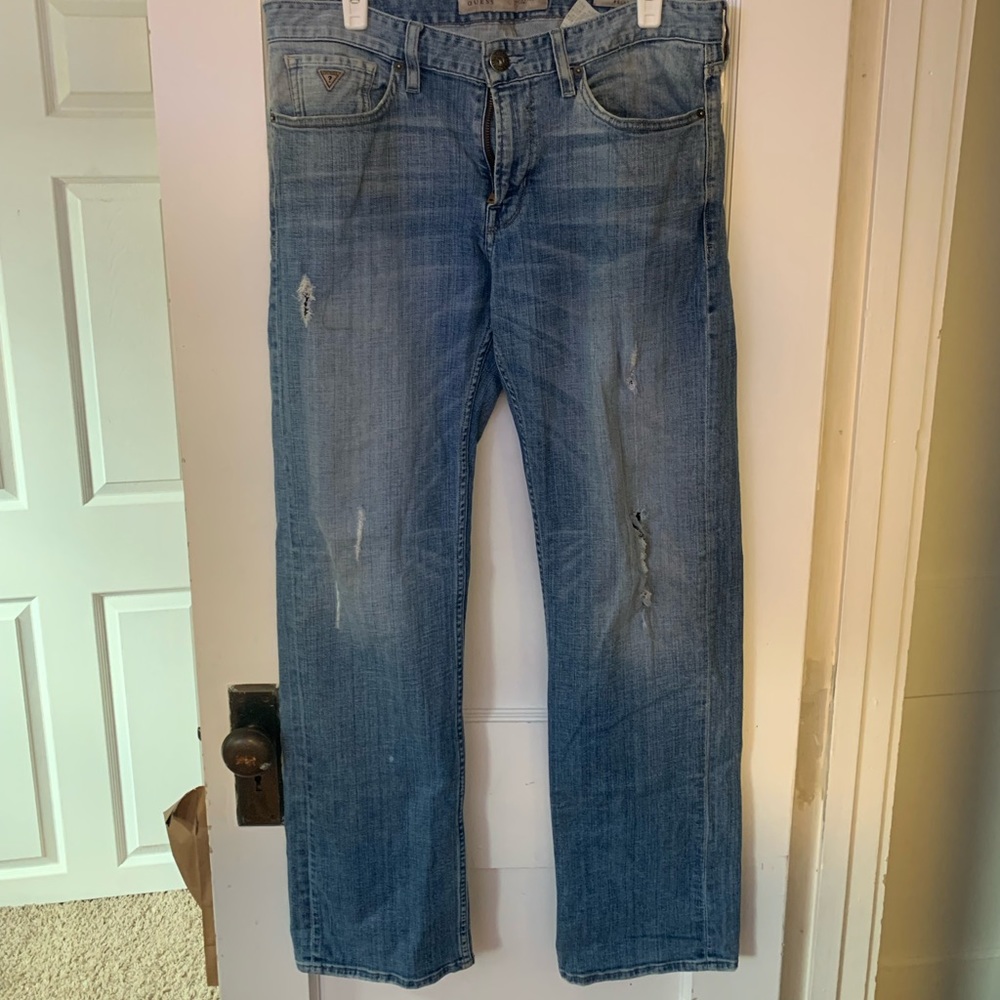 Mens Guess Ripped relaxed jeans. 32W-32L.